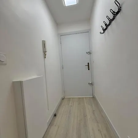 Апартаменти Chemin Du Puy - For 2 People - Parking - Wifi -swimming Pool *