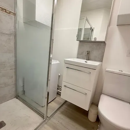 Chemin Du Puy - For 2 People - Parking - Wifi -swimming Pool Appartement Antibes